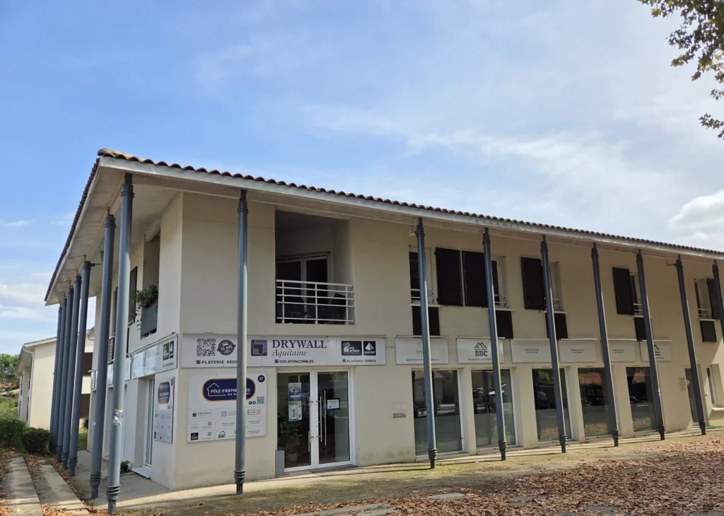 Pôle d’entreprises du bâtiment à Salles